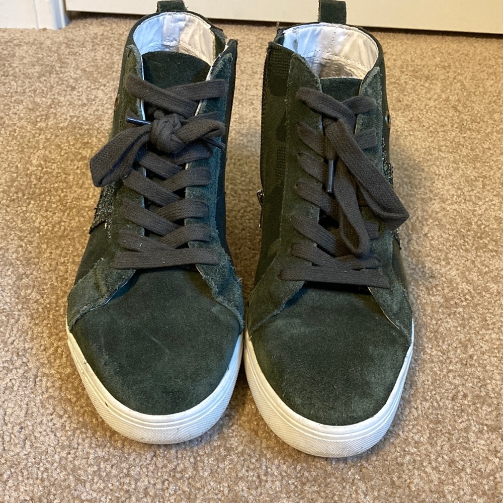 Steve madden green camo wedge heel side zip sneaker - Picture 2 of 6